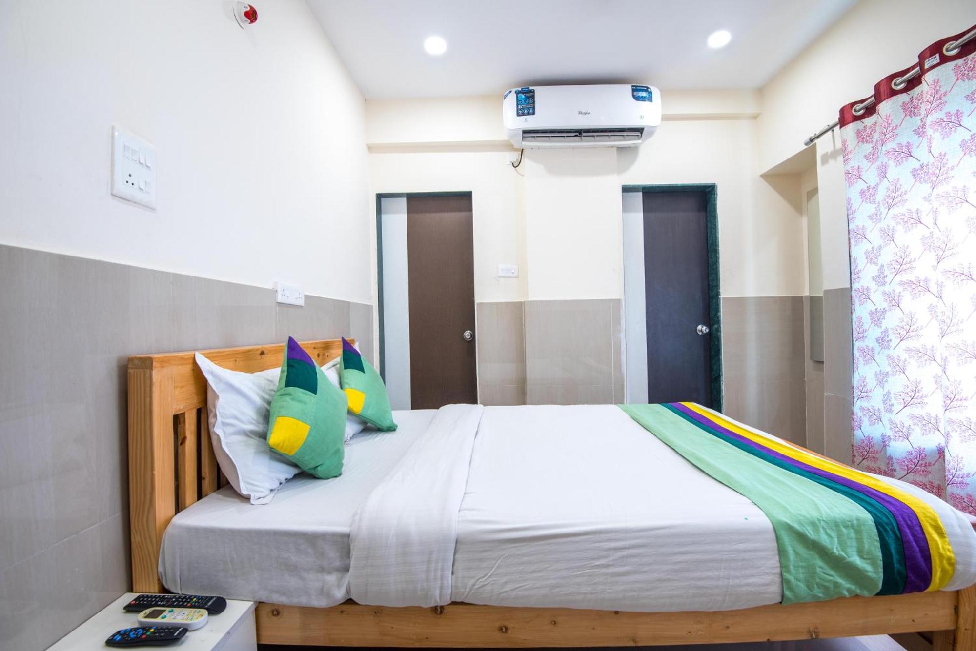 Treebo Empire Executive Premium Hotel Хинджевади Екстериор снимка