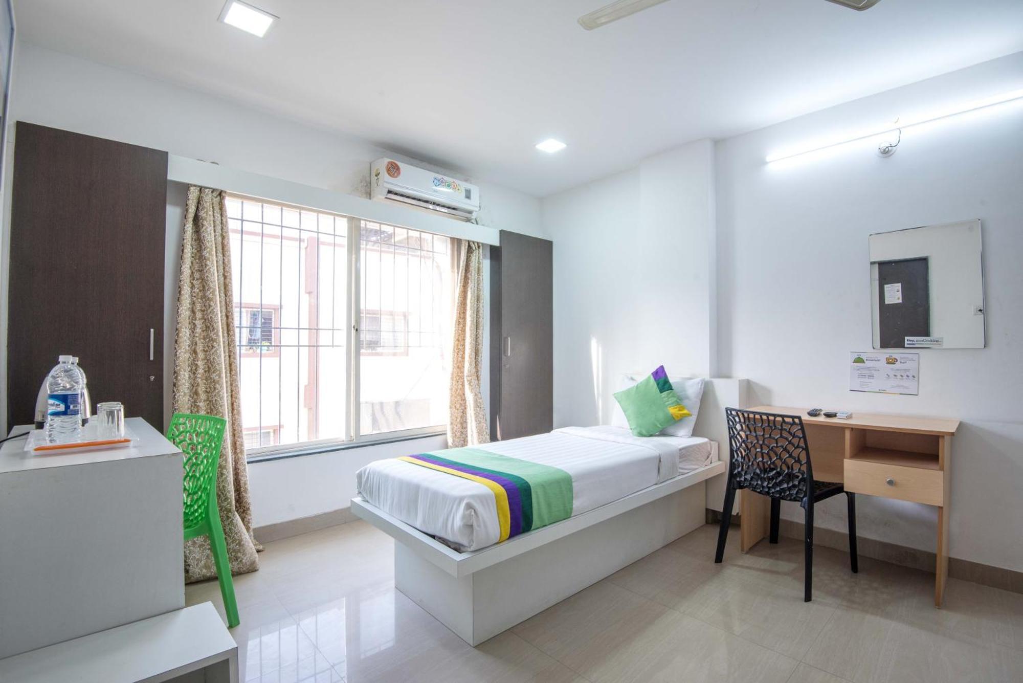 Treebo Empire Executive Premium Hotel Хинджевади Екстериор снимка
